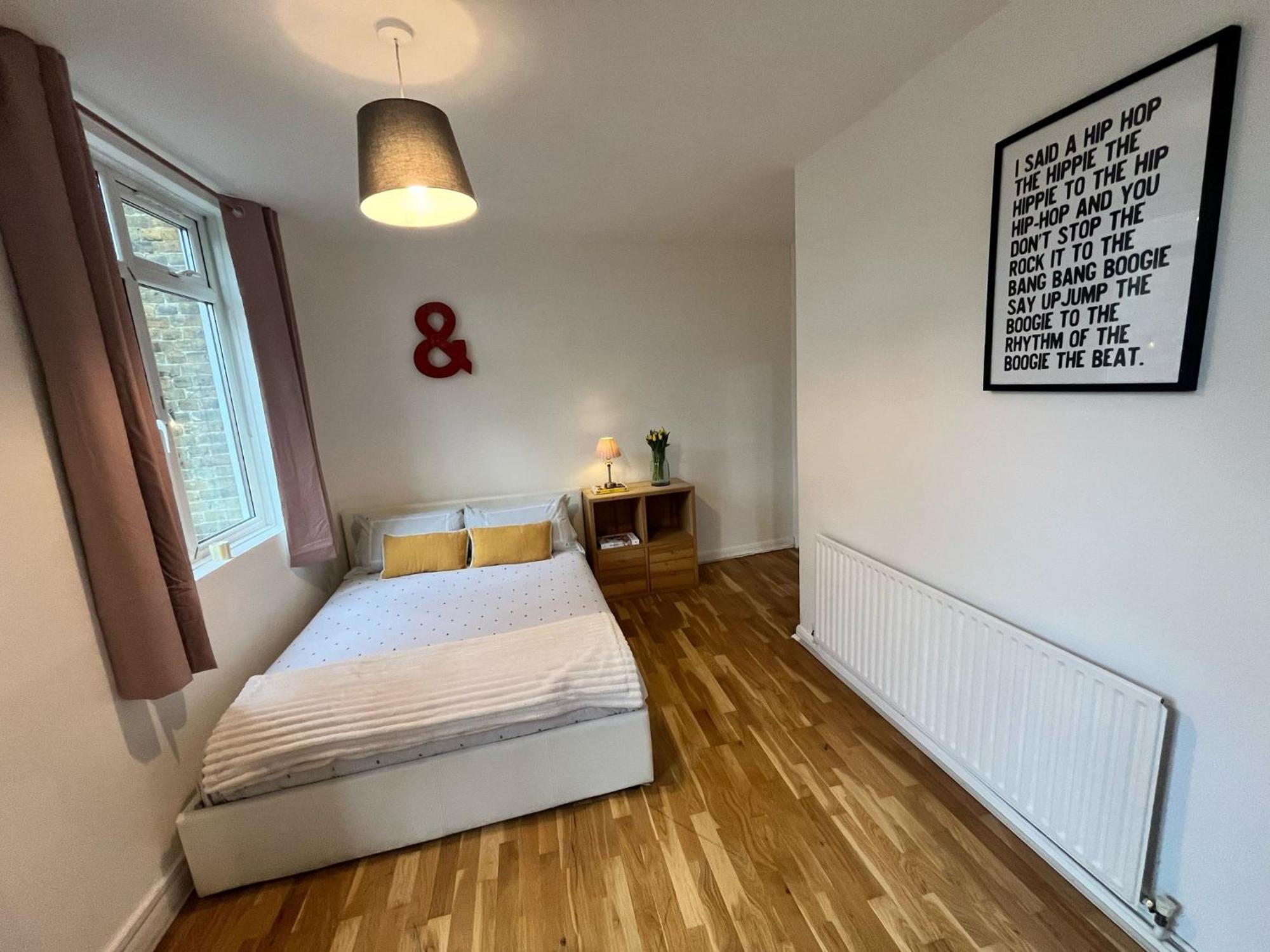 Charming 1-Bedroom Apartment Southfields, Londen Buitenkant foto